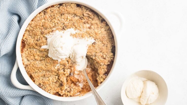 How Long Does Apple Crumble Last Out of the Fridge